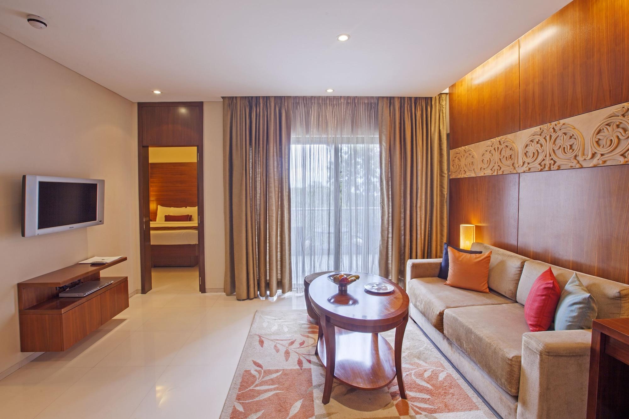 Oakwood Residence Naylor Road Пюн Екстериор снимка