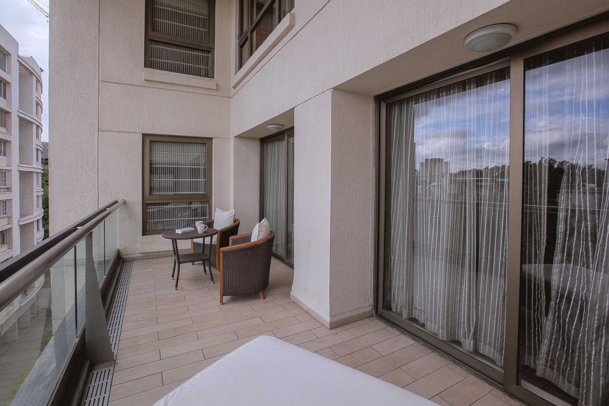 Oakwood Residence Naylor Road Пюн Екстериор снимка
