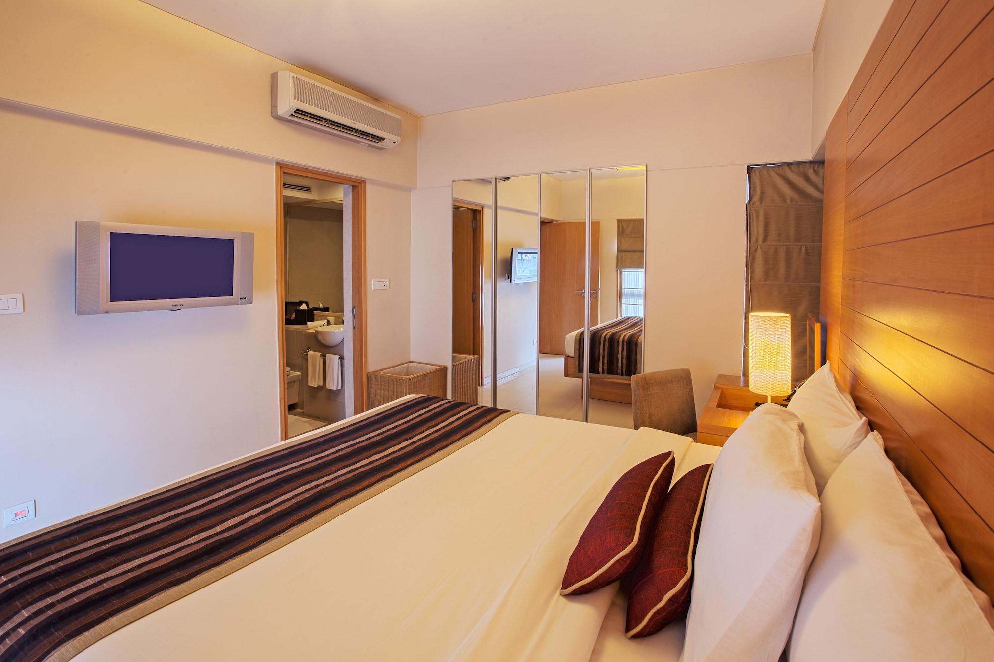 Oakwood Residence Naylor Road Пюн Екстериор снимка