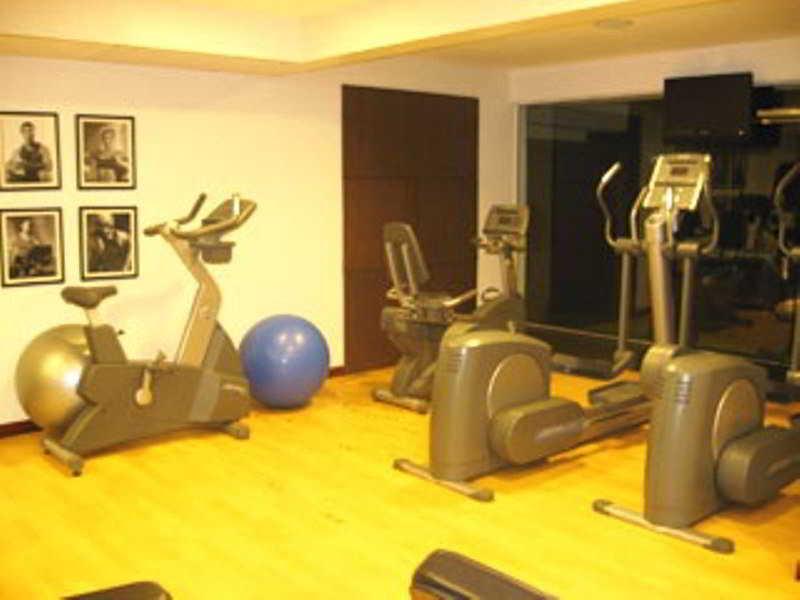 Oakwood Residence Naylor Road Пюн Екстериор снимка